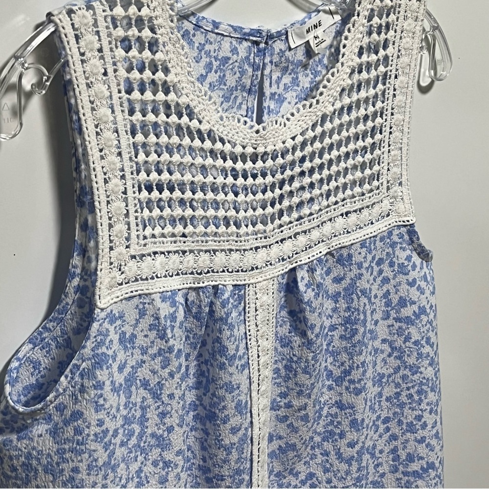 MINE Delicate cotton crocheted lace bib style sleeveless feminine preppy top - Picture 2 of 8